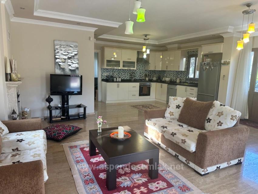 4+1 Villa Zum Verkauf Auf Einem 500 M² Großen Grundstück In Der Nähe Des Zentrums Von Dalyan