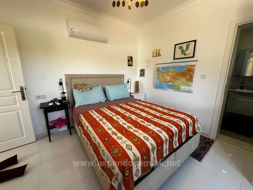 Eingeschossiges Haus Mit 2 Schlafzimmern Und Einem Zusätzlichen Zimmer Auf Einem 459 M² Großen Grundstück In Okçular Zu Verkaufen