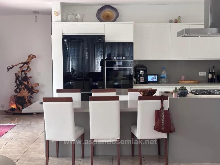 Eckgrundstück Mit 980 M² Und 5+1 Zimmern In Dalyan, Maraş, Zu Verkaufen.