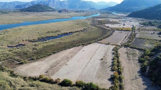 3210 M² Großes 2b-grundstück In Çandır, Direkt Am Seeufer, Zu Verkaufen