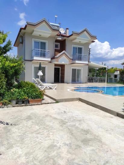4+1 Villa Zum Verkauf Auf Einem Eckgrundstück Von 545 M2 In Dalyan Gülpınar