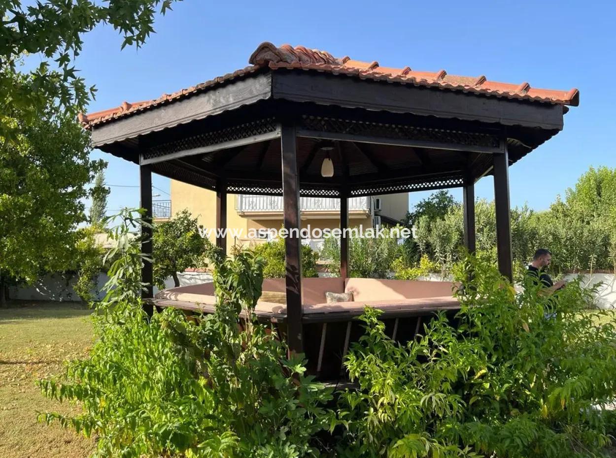 Villa Zum Verkauf In Okçular Auf 1007M2 Grundstück