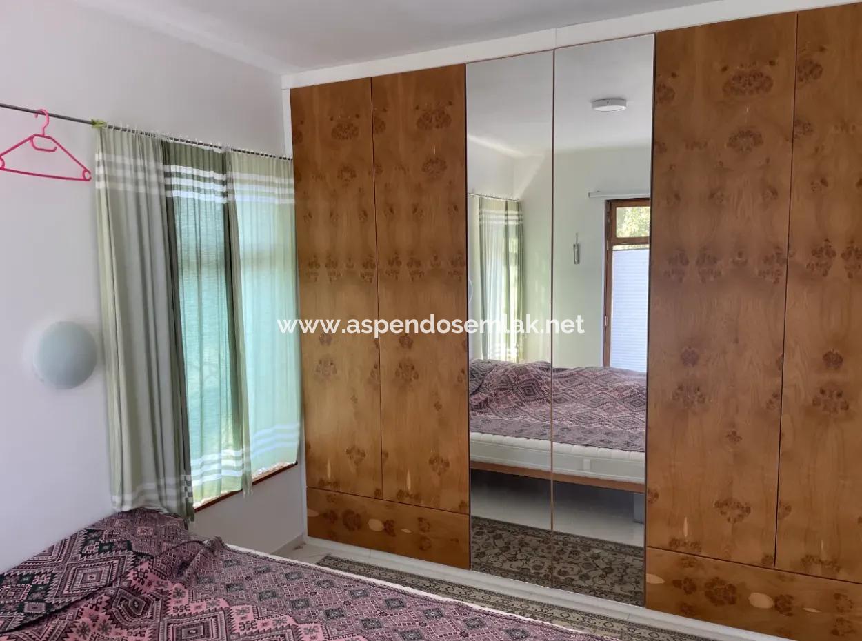 Einstöckiges Haus Zum Verkauf Auf Einem Grundstück Von 2882 M2 In Eskiköy