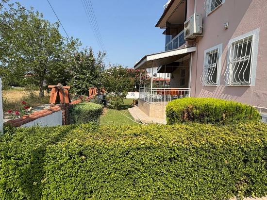 Zweistöckiges Haus Auf Einem 514 M² Großen Grundstück In Okçular Zu Verkaufen.