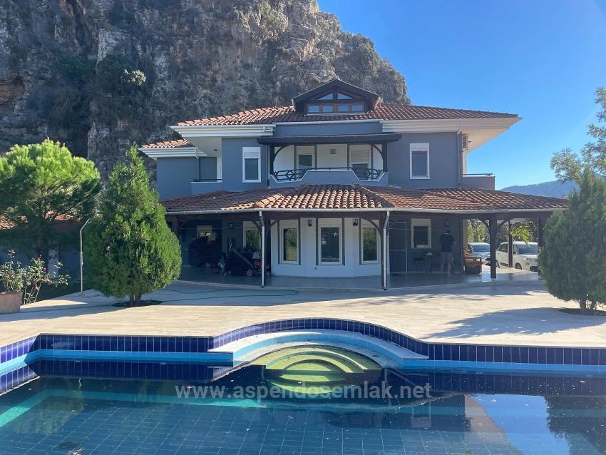 5+2 Bedroom Villa For Sale in Dalyan Nbh. Ortaca - 6.000 m²