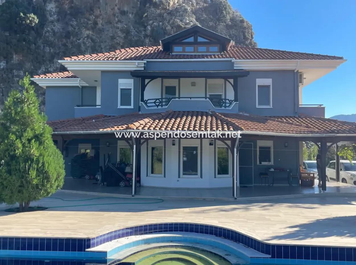 4 2 Villas For Sale In A Plot Of 6000M2 In Dalyan Gulpinar