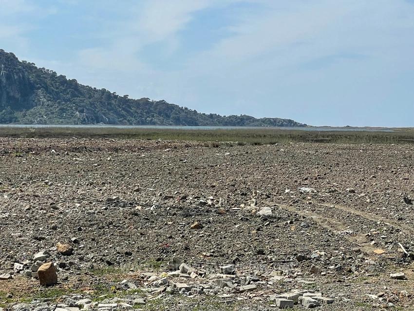 Продается Земельный Участок Площадью 19 600 М², Расположенный Непосредственно На Дороге К Пляжу Далян-Истузу.