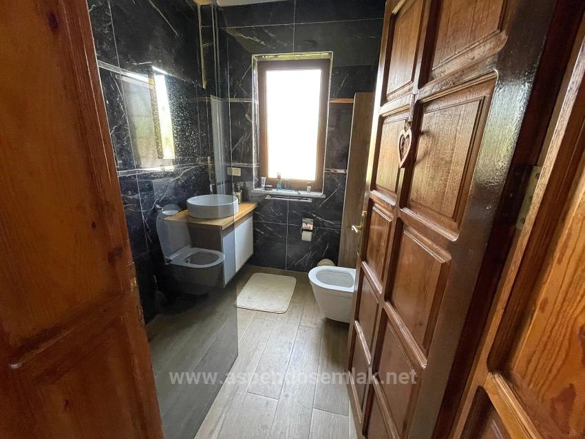 Роскошная Вилла С 4 Спальнями И 1 Ванной Комнатой Продается На Участке Площадью 7000 М2 С Видом На Пляж Далян Истузу.