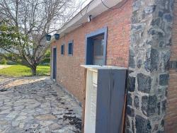 Продается Отдельно Стоящий Одноэтажный Дом На Участке Площадью 2882 М2 В Городе Эскикёй.