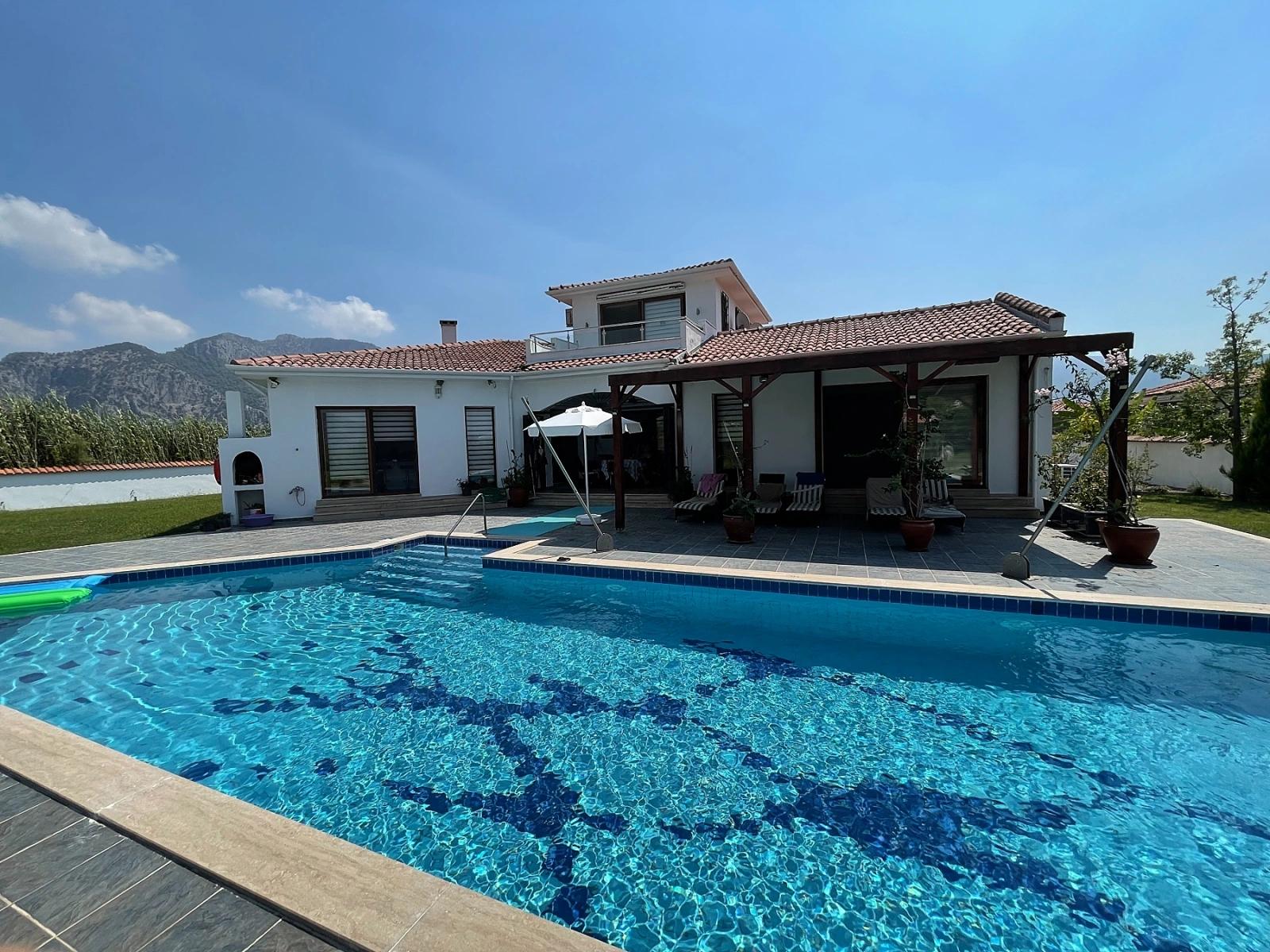 Dalyan İztuzu Manzaralı 7000M2 Arsa İçinde 4+1 Satılık Lüks Villa
