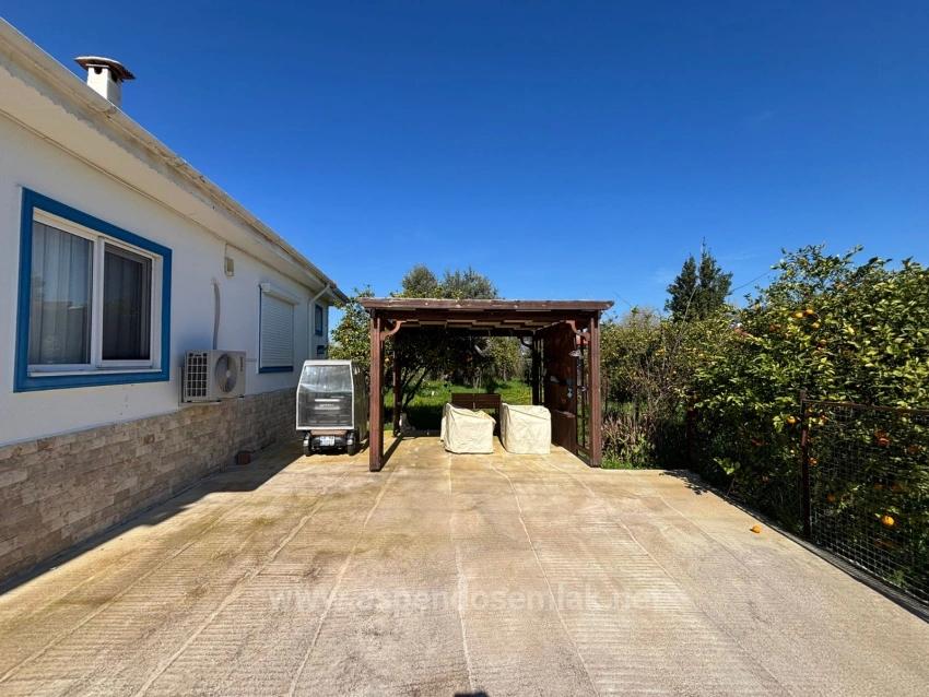 Okçular'da 459M2 Arsa İçerisinde 2+1 Satılık Tek Katlı Ev