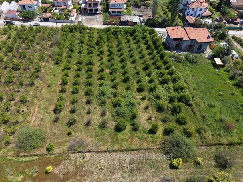 Okçular'da 1050M2 Köy Yerleşik Alanında Satılık Arsa