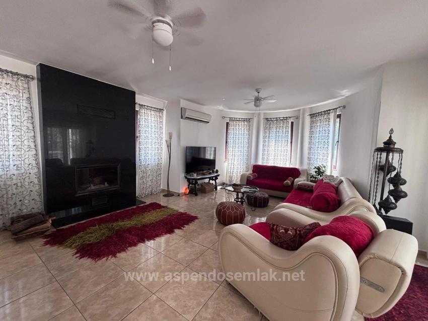 Dalyan Maraş'da Köşebaşında 980M2 Arsa İçin'de 5+1 Satılık Villa