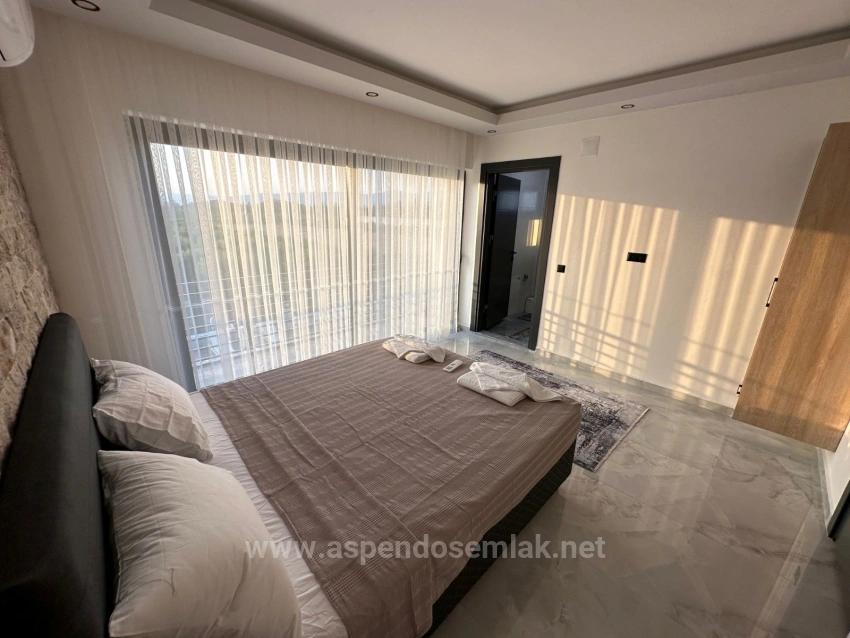 Eskiköy'de 14.136 M2 Tarla İçerisinde 4+1 Satılık Villa