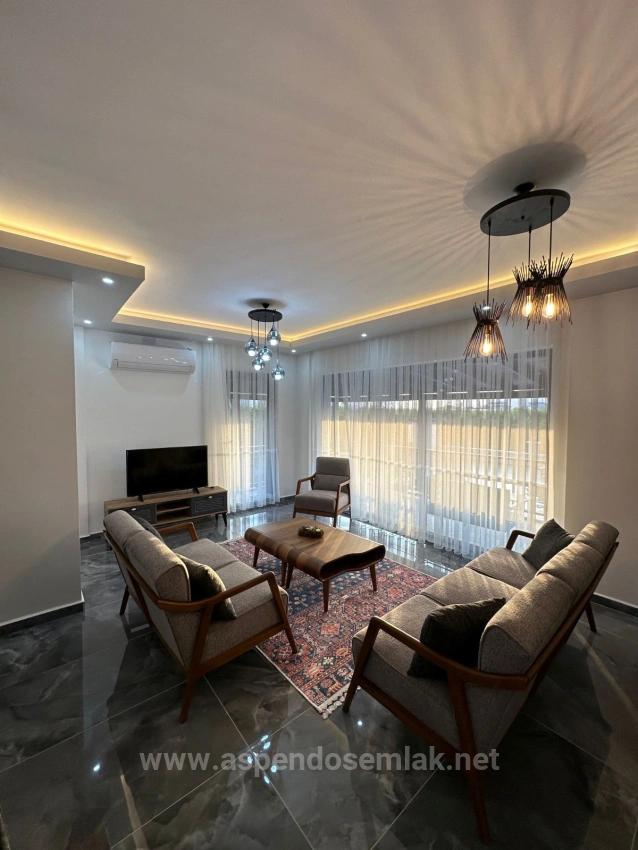 Eskiköy'de 14.136 M2 Tarla İçerisinde 4+1 Satılık Villa