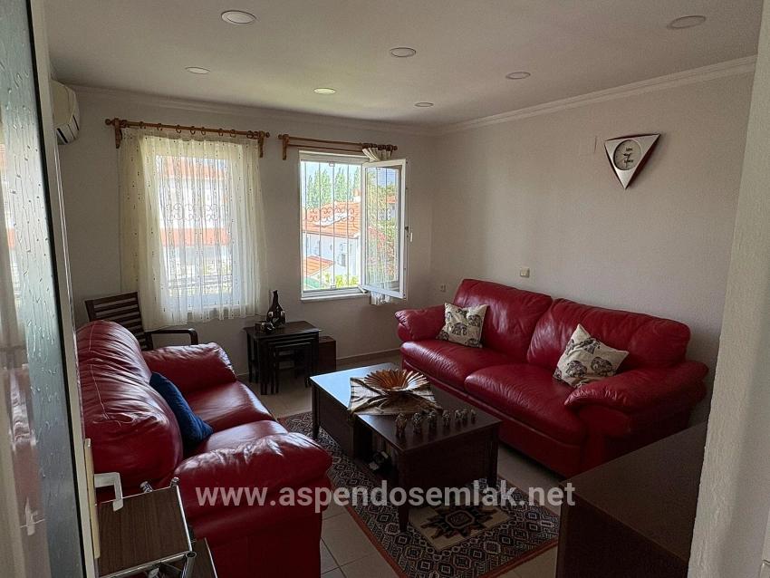 Okçular'da 514m2 Arsa İçerisinde 2 Katlı Satılık Ev