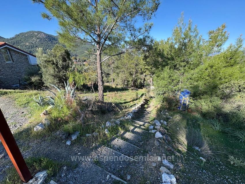 Gökbel'de Köy Yerleşik Alanı İçerisinde Deniz Manzaralı 1000M2 Satılık Arazi