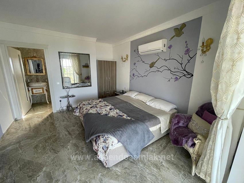 Gökbel'de Full Deniz Manzaralı 5000M2 Arsa İçerisinde Satılık Vıp Villa