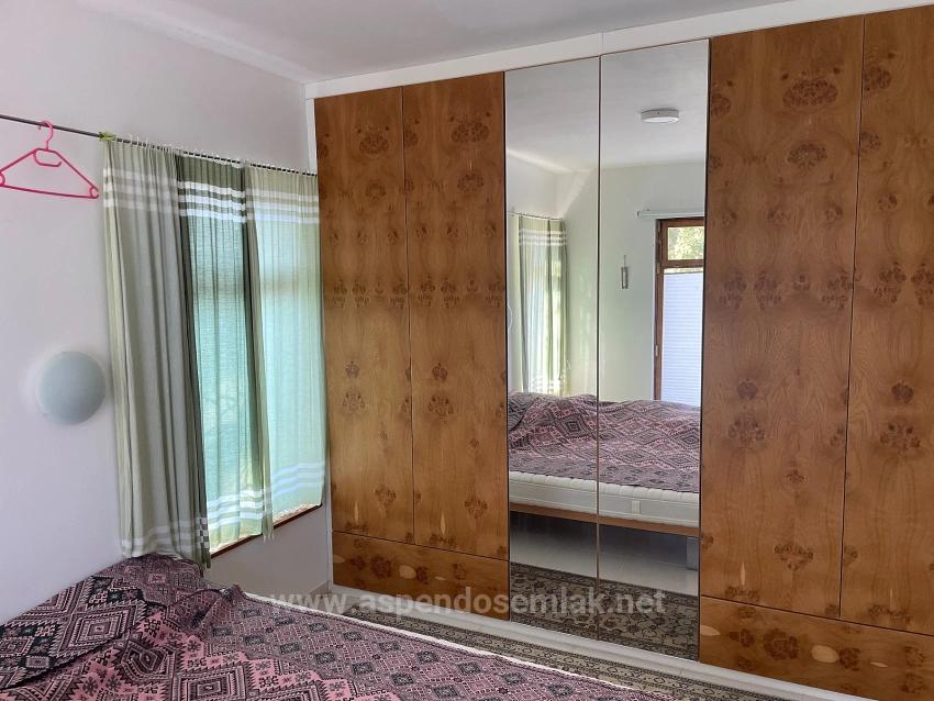 Eskiköy'de 2882 M2 Arsa İçerisinde Müstakil Satılık Tek Katlı Ev