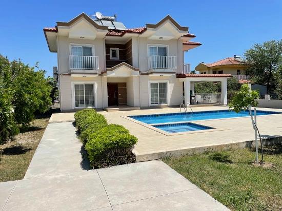 Dalyan Gülpınar'da 579M2 Arsa İçerisinde 4+1 Satılık Villa