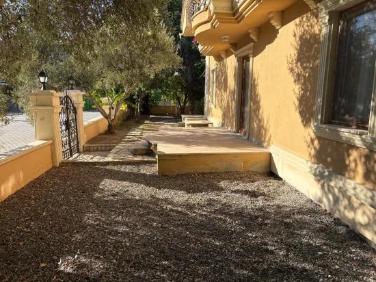 Dalyan Maraş'ta kral mezarları manzaralı 4+1 satılık villa
