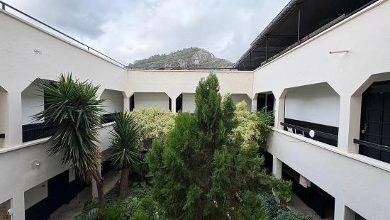 Dalyan'da 30 Odalı Kanala Yakın Satılık Otel