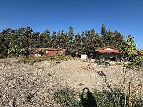 Eskiköy'de 19.663M2 Çiftlik Arazisi Ve Ev