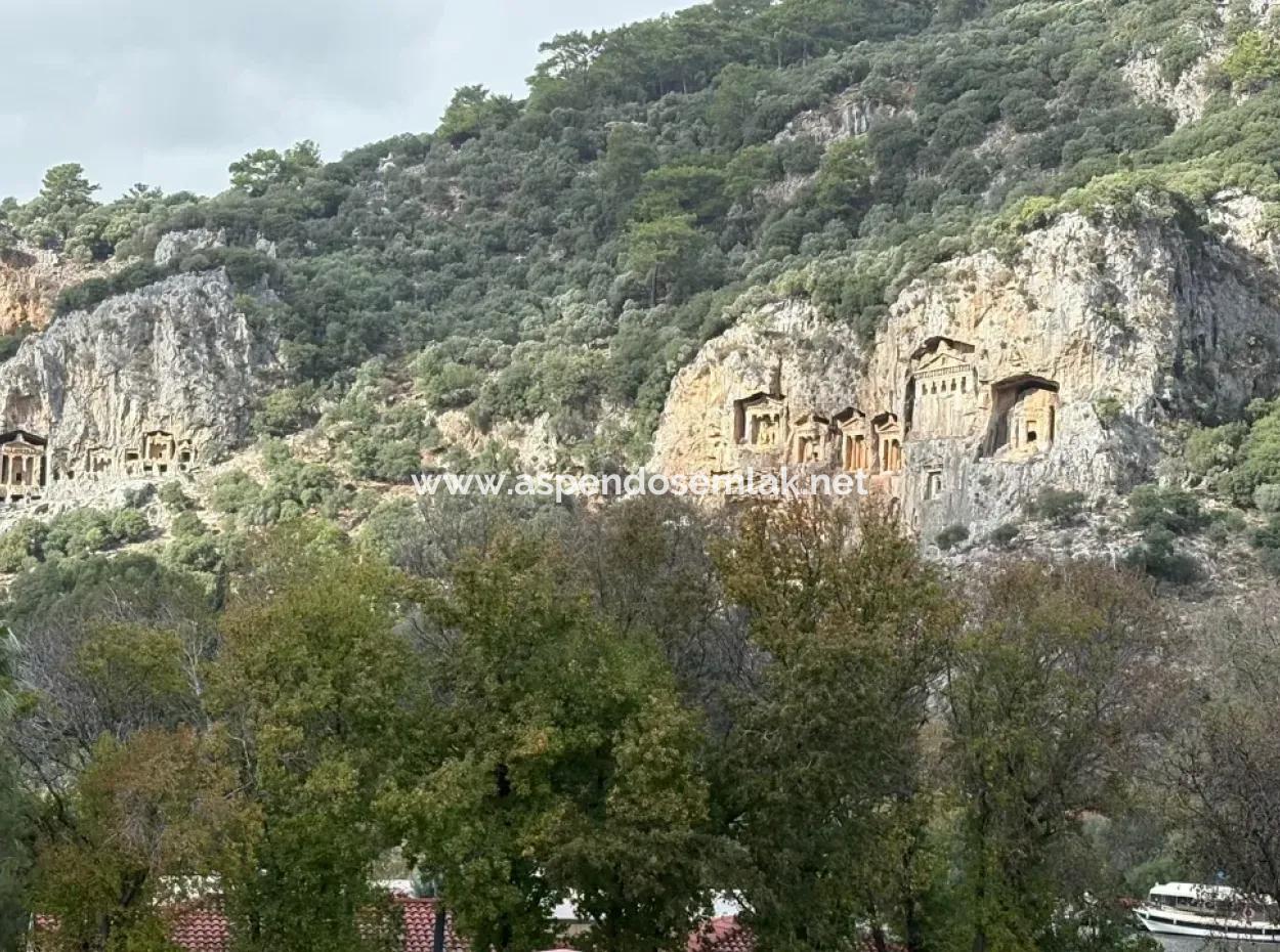 Dalyan'da 30 Odalı Kanala Yakın Satılık Otel