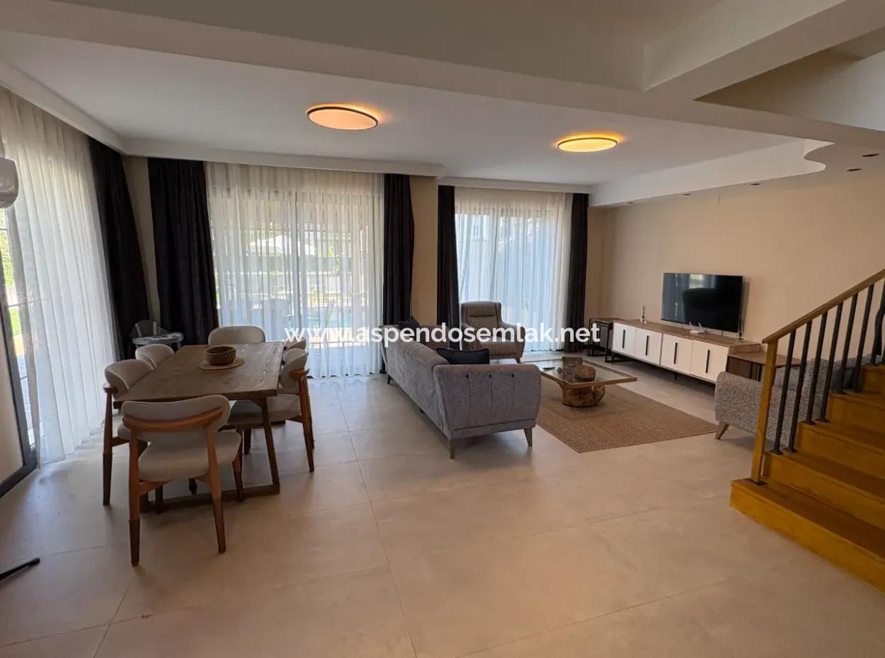 Dalyan'da Gülpınar'da Satılık 4+1 Villa
