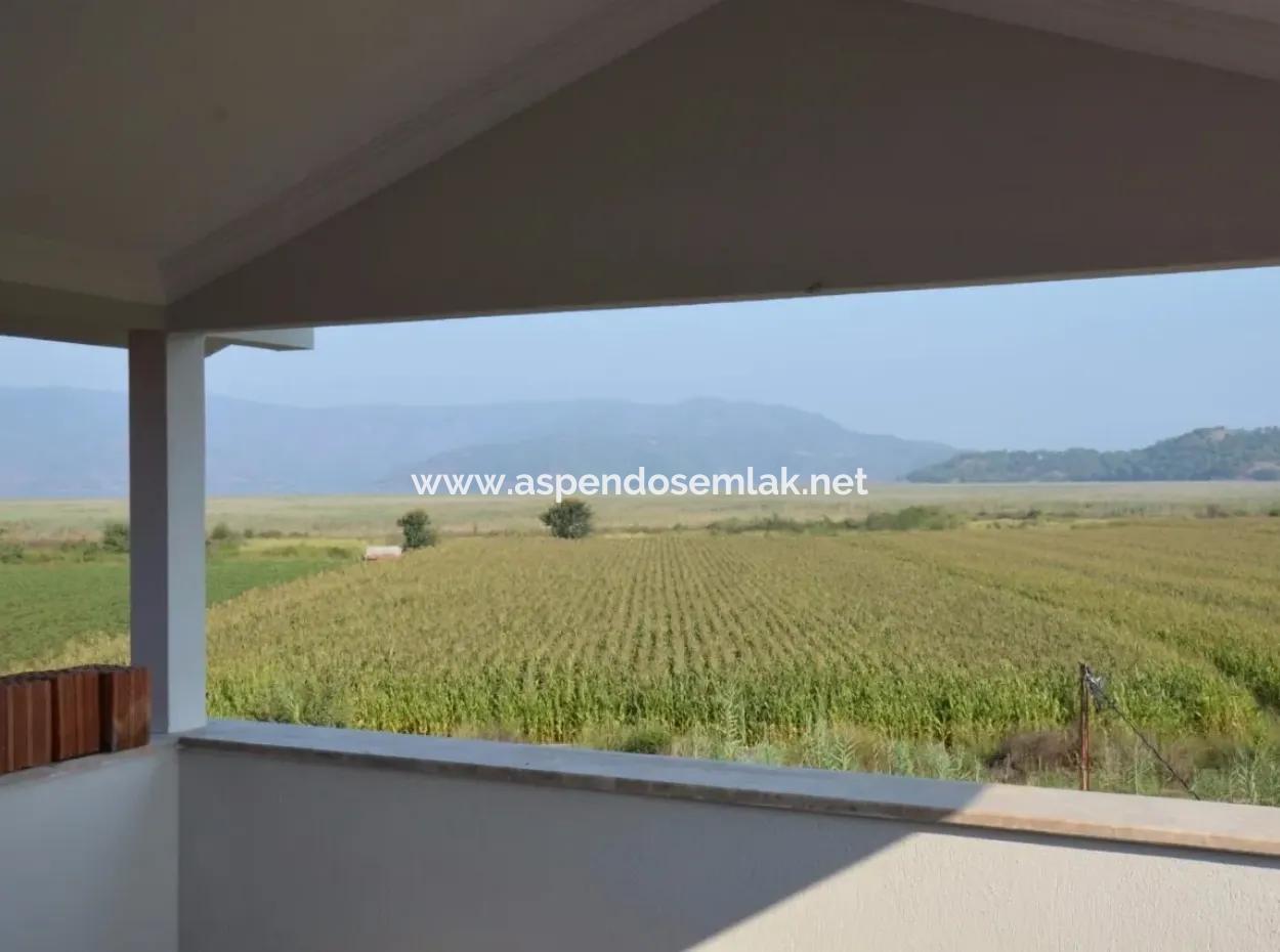 Dalyan Eskiköy'de Göl Manzaralı Satılık Villa