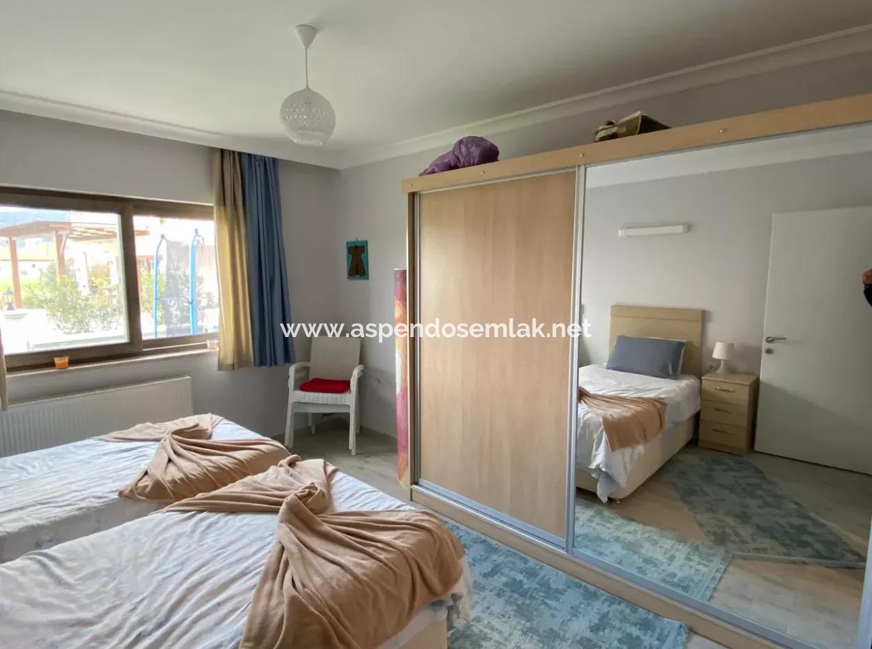 Okçular'da Satılık Villa Lüks 5 Yatak Odalı Satılık Villa